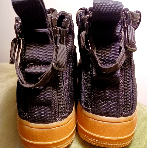 Nike SF AF1 Urban Utility Black Gum Size 7Y (or size 8.5 Women) - Picture 6 of 7